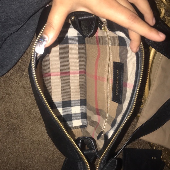 Black n gold Burberry side shoulder - Picture 2 of 4